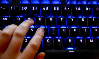 Puis-je faire des publications attentatoires à la dignité humaine ?